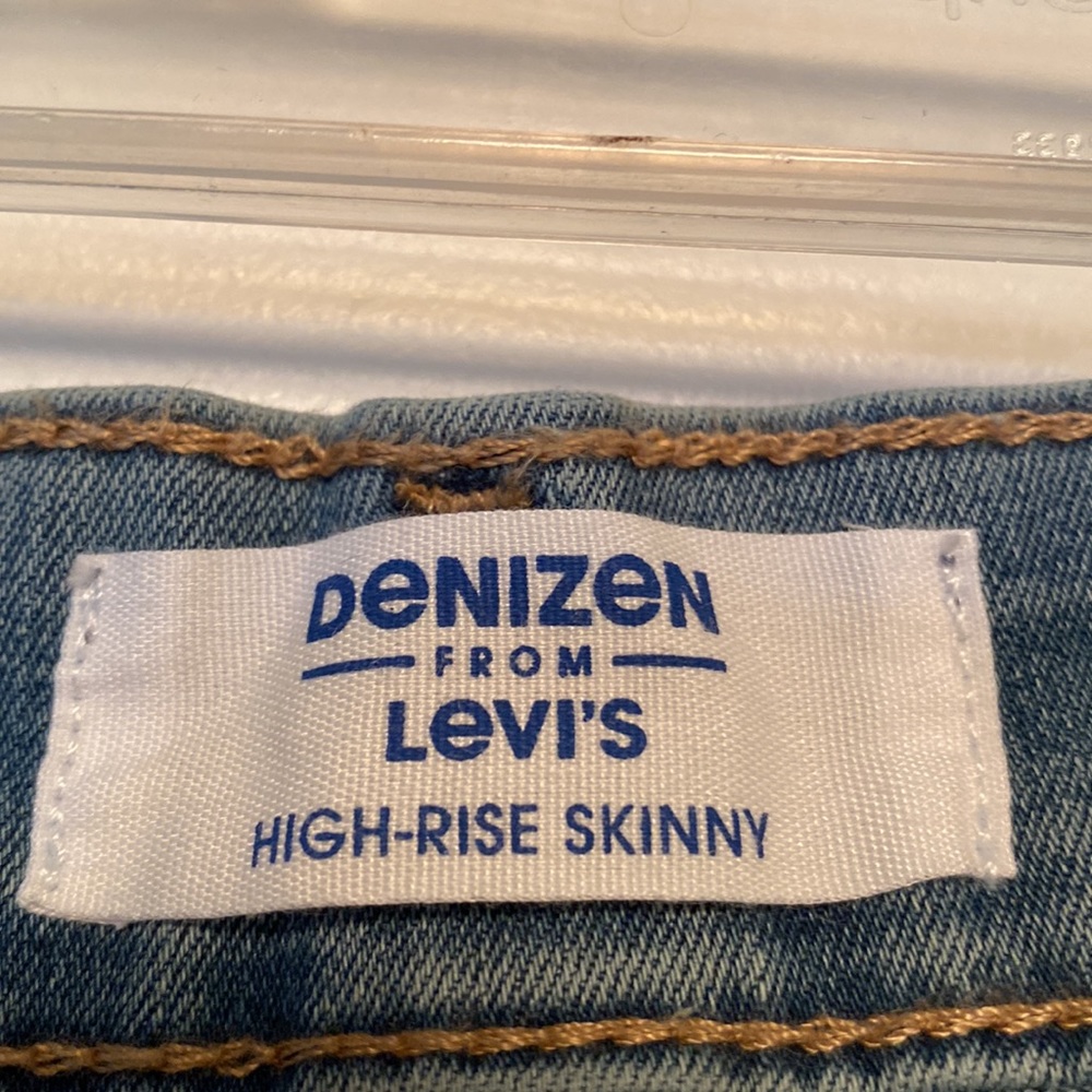 Brand New Denizen High-Rise Skinny Jeans…size 14L - Picture 6 of 8